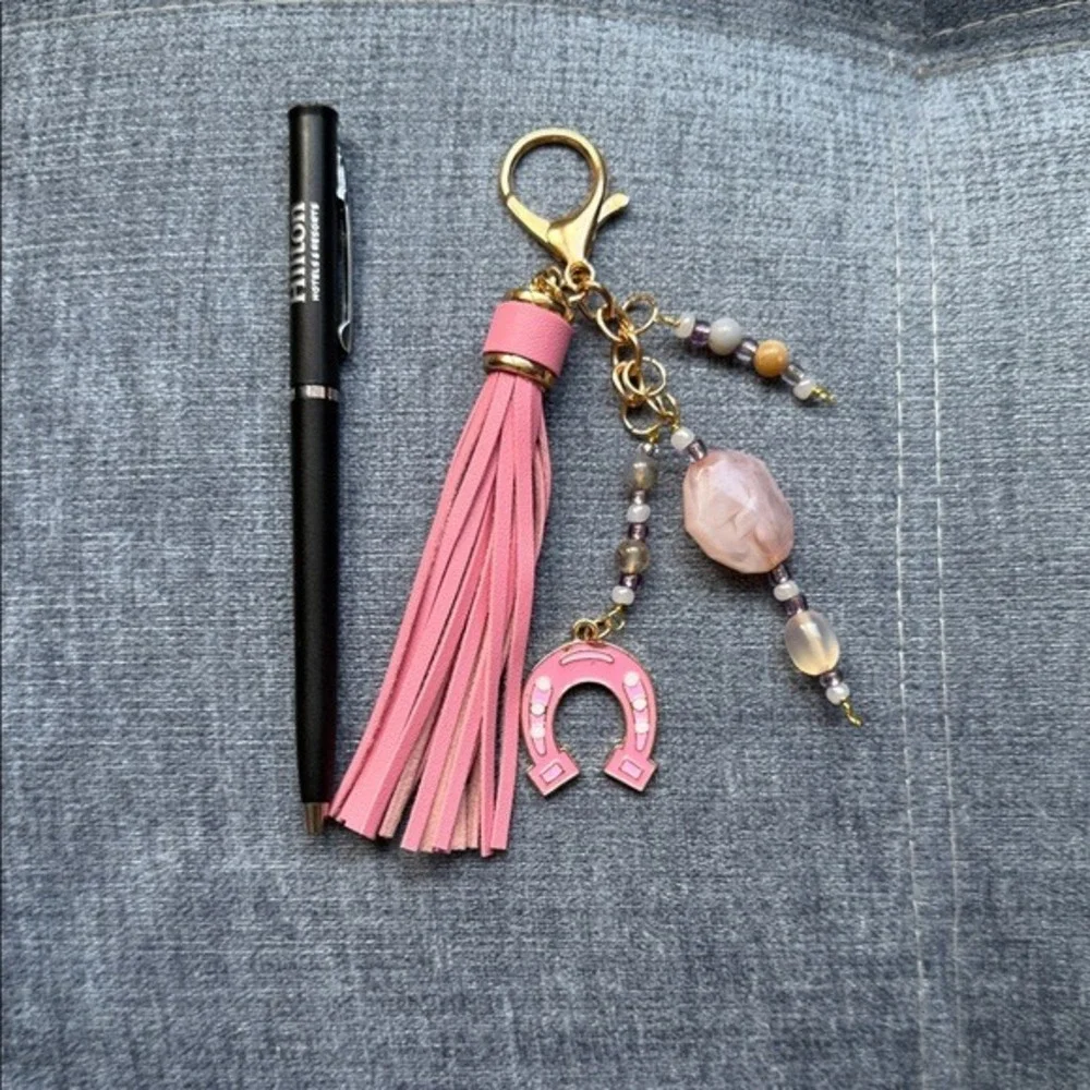 Pink Tassel‎ Bag Charm Horseshoe Keychain Beaded Handbag Accessory Gold Tone